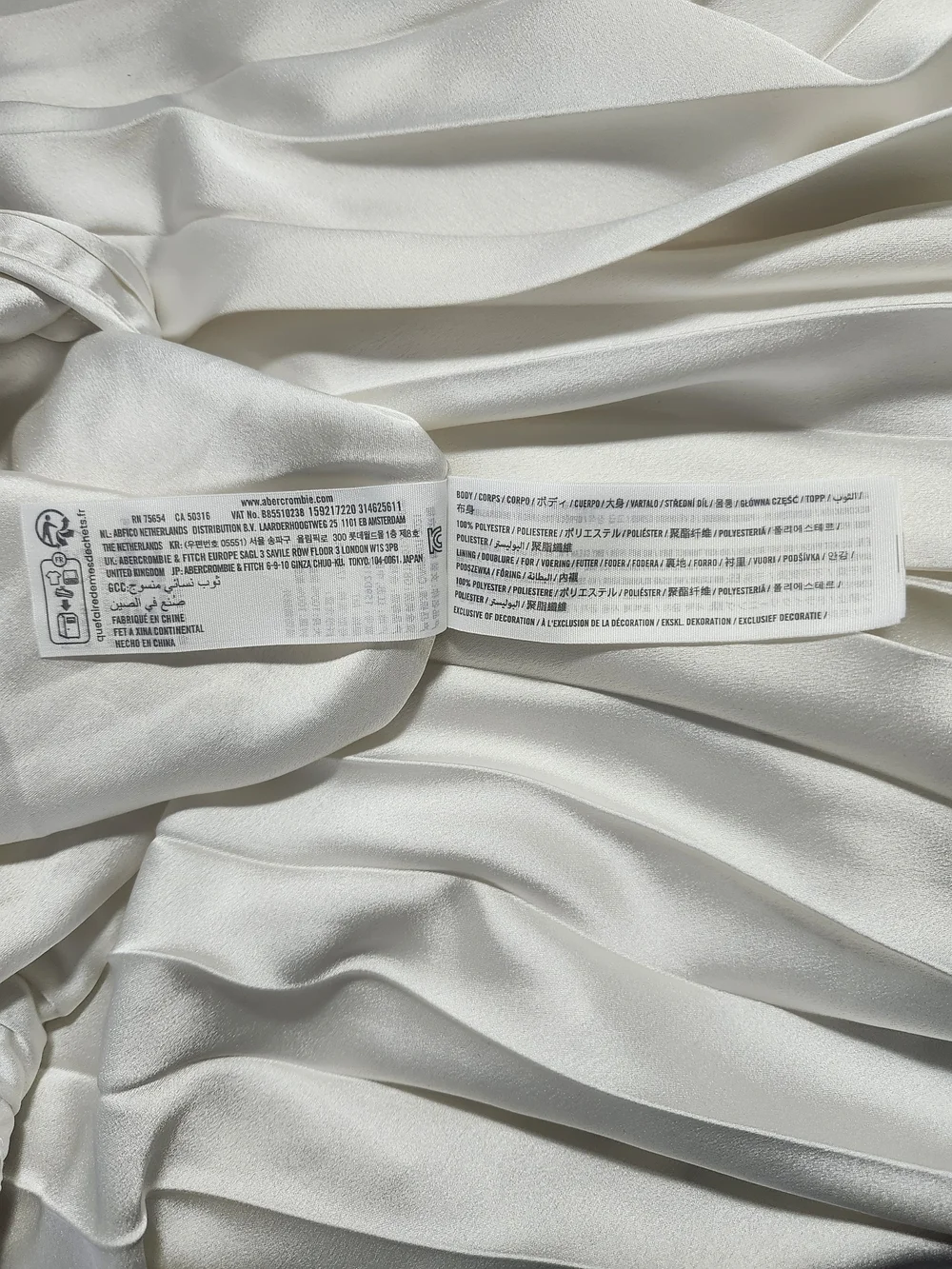 Abercrombie & Fitch Pleated White Satin V-Neck Maxi Dress with Cutout - M Tall